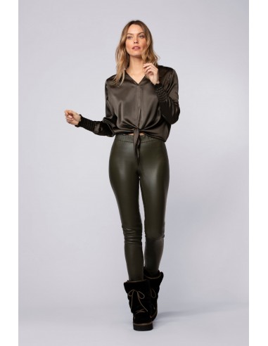 Leather PERLEGGING rembourrage situé sous